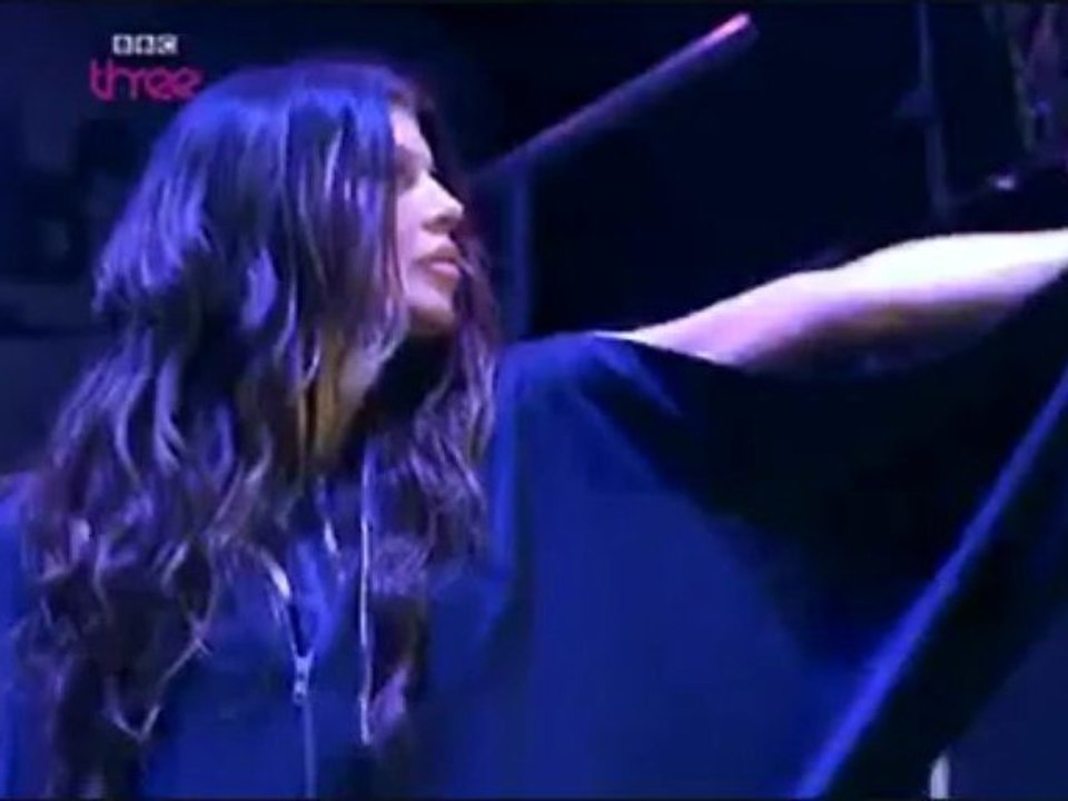 Black Eyed Peas > Meet Me Halfway (HQ) ~ (BassEdit)