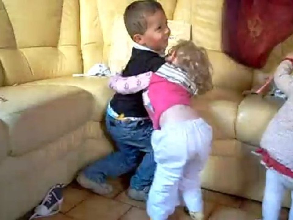 Angie et enzo font les fous