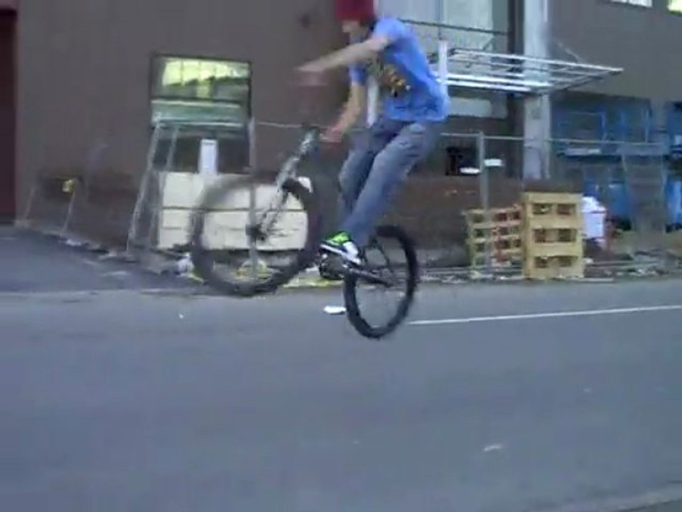 CLIP0016