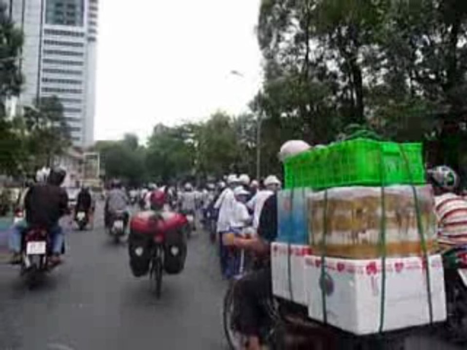 Sortie de Saigon dans le trafic