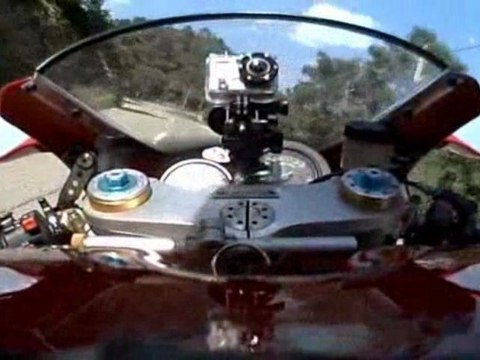 Comparatif caméras embarquées moto