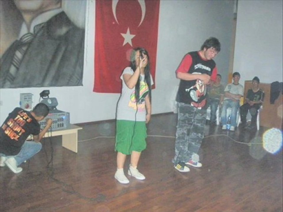 Tripkolic & Uzak Bir Yerde