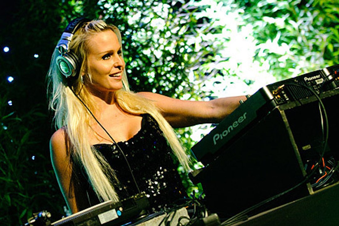 Dailucia - Welcome Home [ vinyl hardstyle ] preview