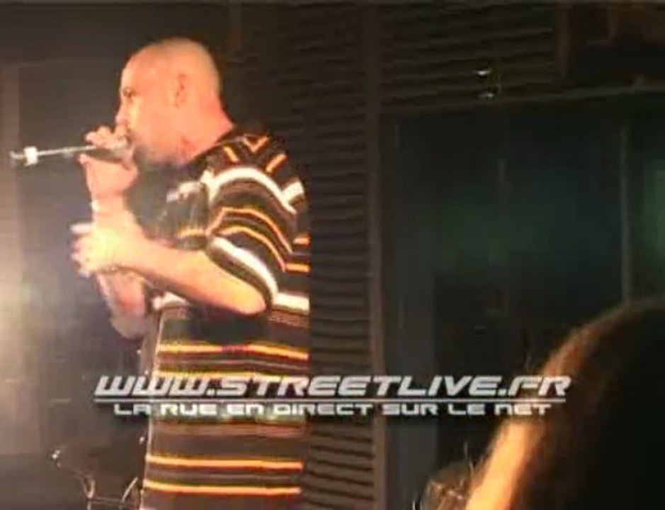 showcase de Sinik sur le toit de la Tour Montpartnasse_1