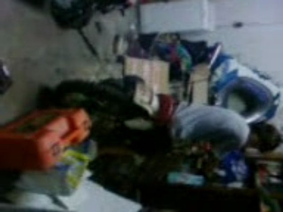 Petit démarrage de l'YZ dans le garage pour le fun avec Valentin.