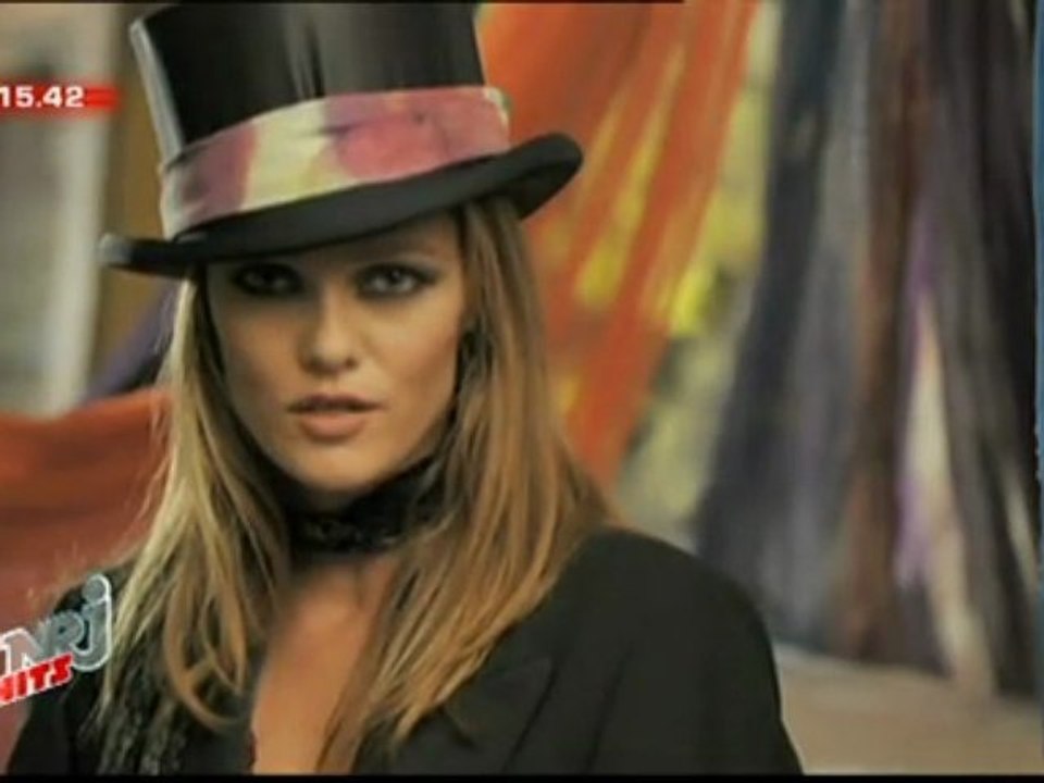 Vanessa Paradis - Il y a