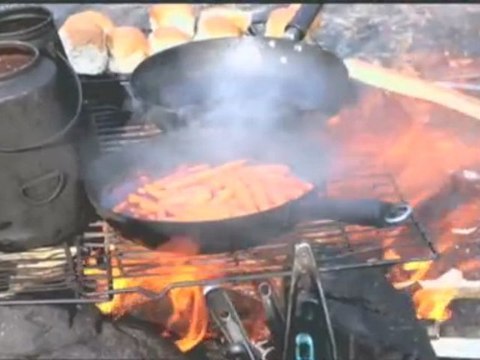 Éprouvant la vie du nord - Territoires du Nord-Ouest, Canada