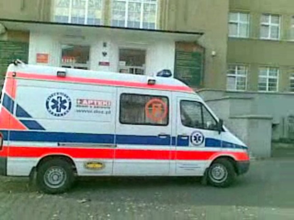 9 osób zatrutych po rozpyleniu gazu w szkole