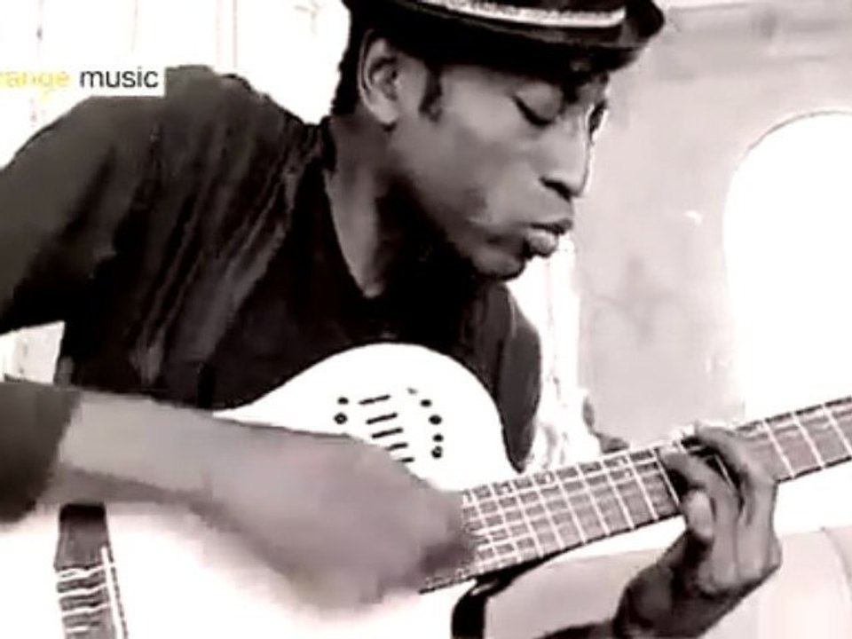 KEZIAH JONES - MY KINDA GIRL - TRICKY ACOUSTIC VERSION