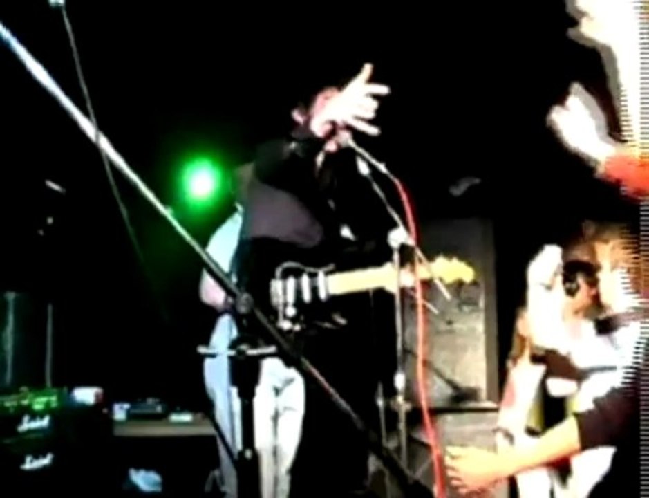 Arctic Monkeys - Fake Tales Of San Francisco