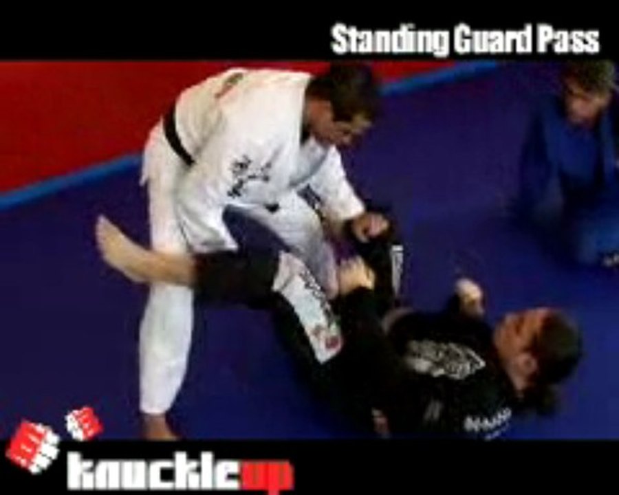 Jiu Jitsu - Standing Guard Pass w/ Master Kazeka Muniz