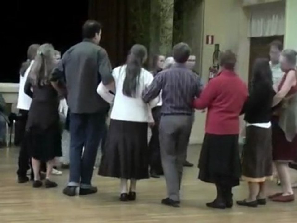 Gavotte de la région de Calanhel (centre Bretagne)