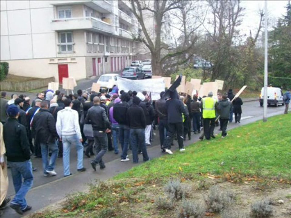 MONTATAIRE ... NAGUIB ... MARCHE SILENCIEUSE ... 1 AN DEJA.