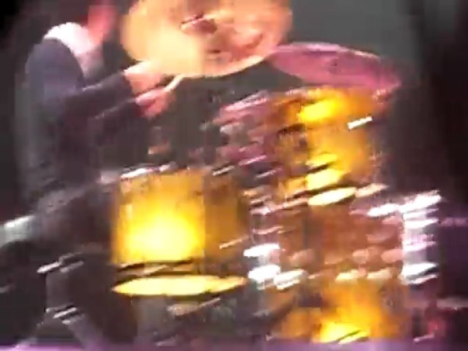 Live to party and Joe dancing at Paris Bercy in november