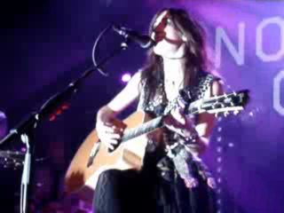 Kate Voegele - Playing with my heart (Live a Paris)