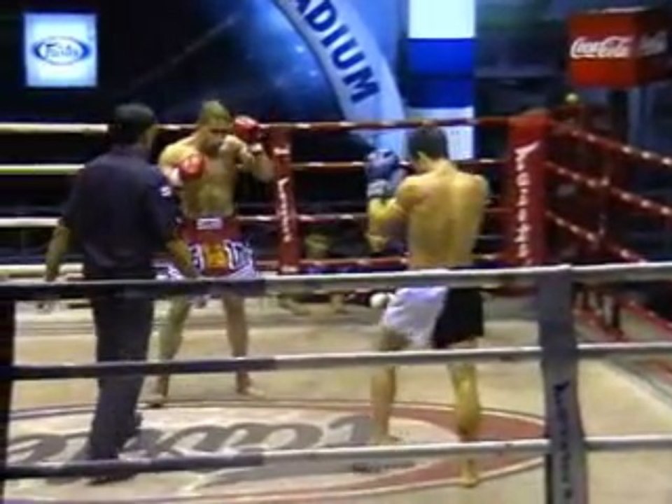 Ben 'Persischer Krieger Rostam'  Kampf in Thailand Fairtex