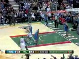 NBA Hakim Warrick delivers a powerful dunk against the Magic