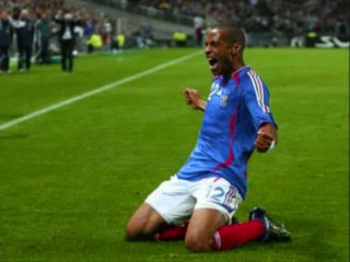 la main de thierry henri