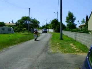 Bruno câle et fofo s'embale la vespa pas facile les gars !!!