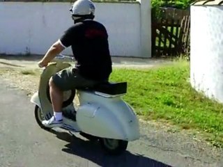 Bruno câle et fofo s'embale la vespa pas facile les gars !!!