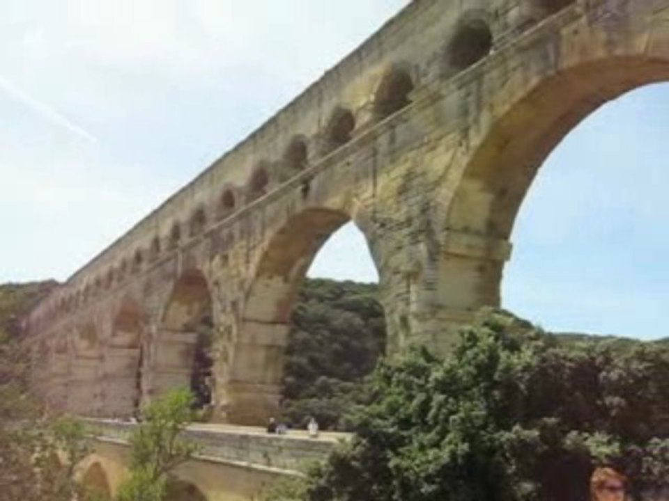 Le Pont Du Gars