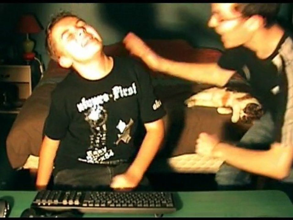 Geek Brothers 4 : Facebook (2009)