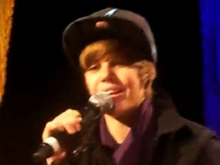 Never let you go at Justin Bieber's private concert - Paris.