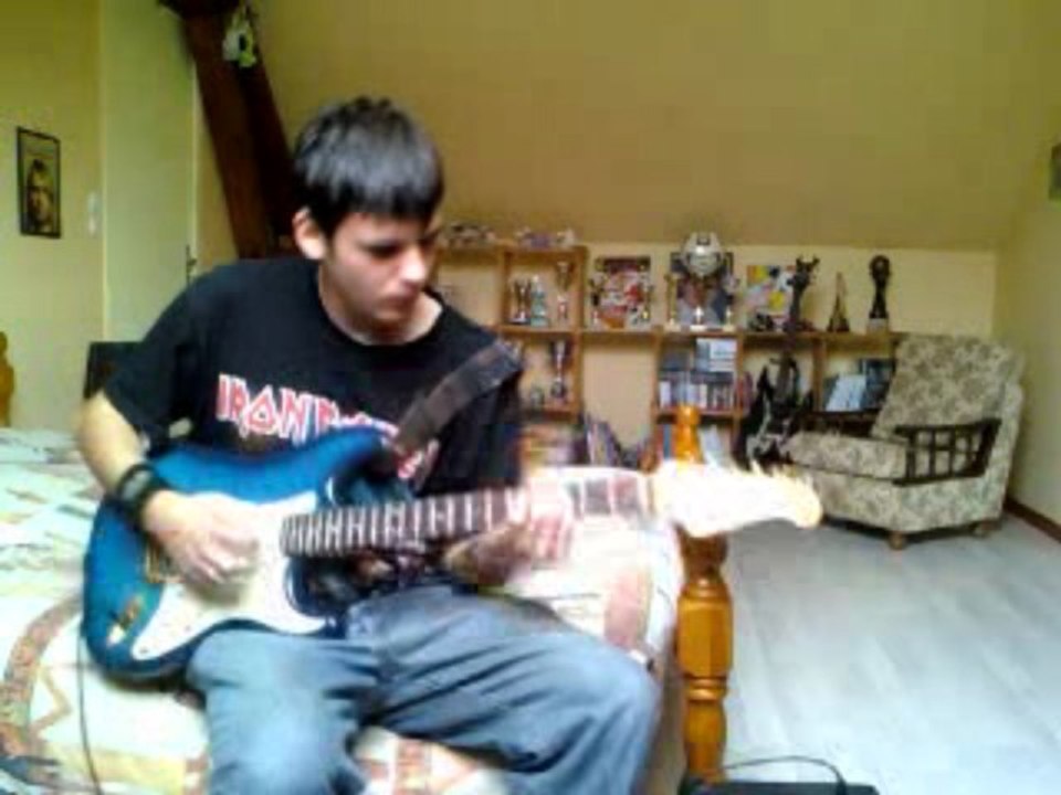 a la manière de children of bodom a la guitare