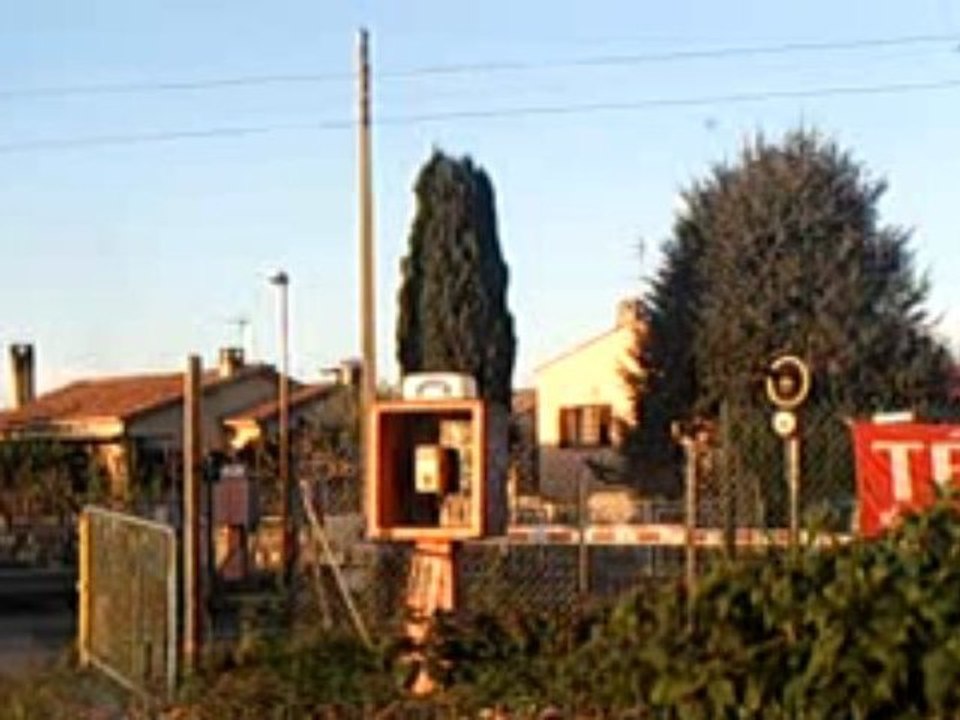 Passage d'un TGV Duplex à La Crau