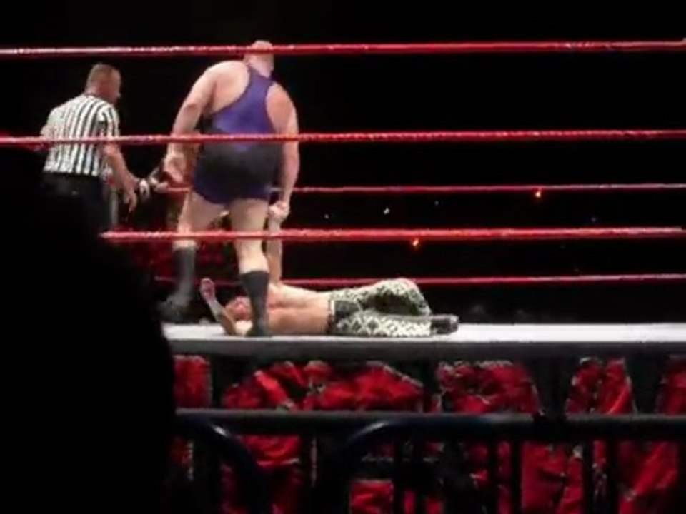 wwe lyon  14/11 dx invasion tour DX CENA VS JERISHOW ORTON