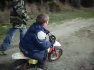 1er fois que nolan fais de la moto