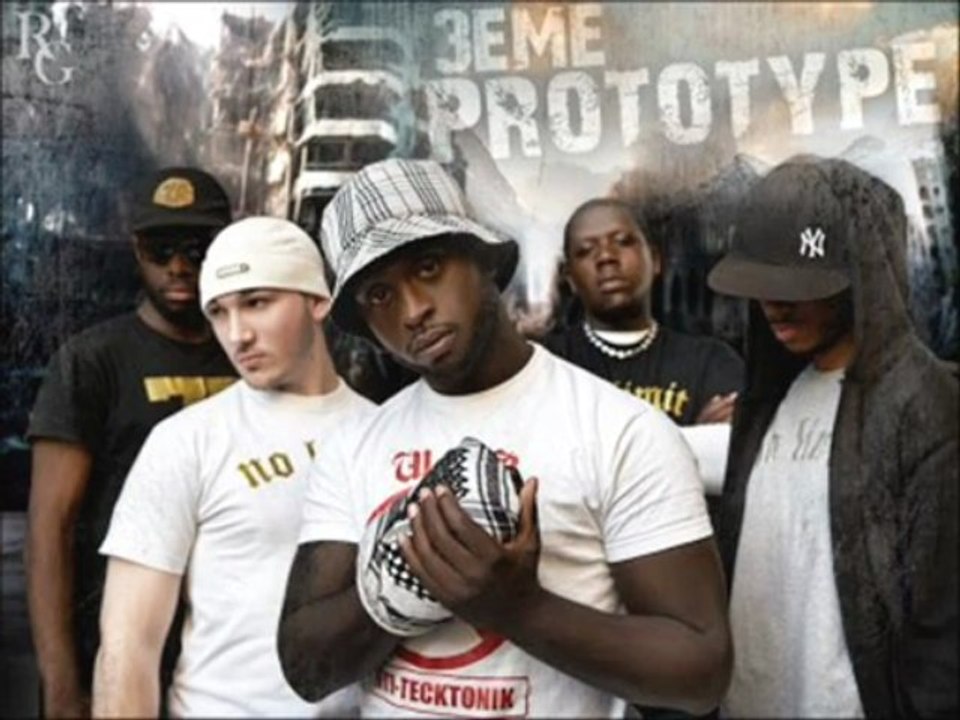 MAITRE GIMS L'arriere plan