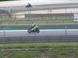 PIERRE SUR LE CIRCUIT DU VIGEANT 2 aout 2009 (GSXR600 rossi)