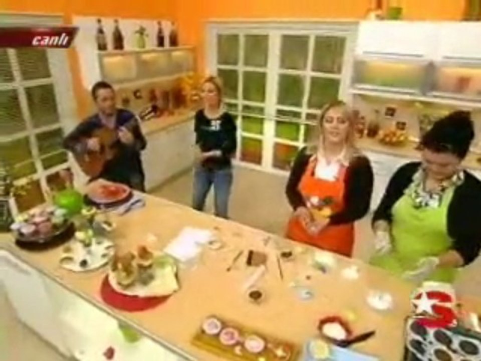 Baha Yanında Ben Varım (Ece İle Yemek Saati)