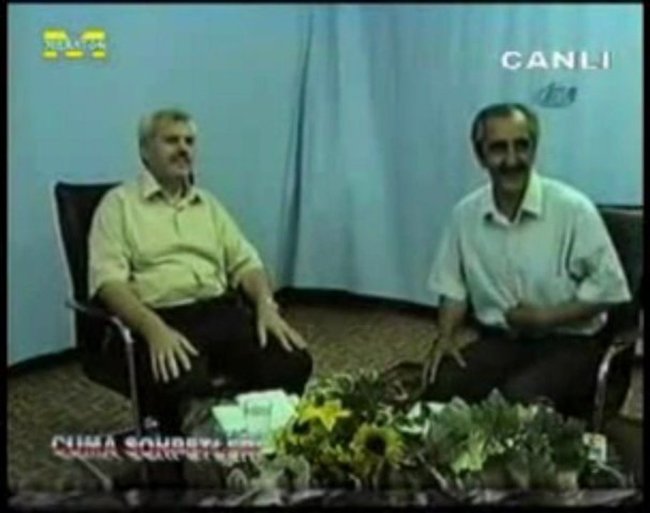 Yerel Tv Kanalında Canlı Yayında Deprem Anı / OzgunBakis.Com