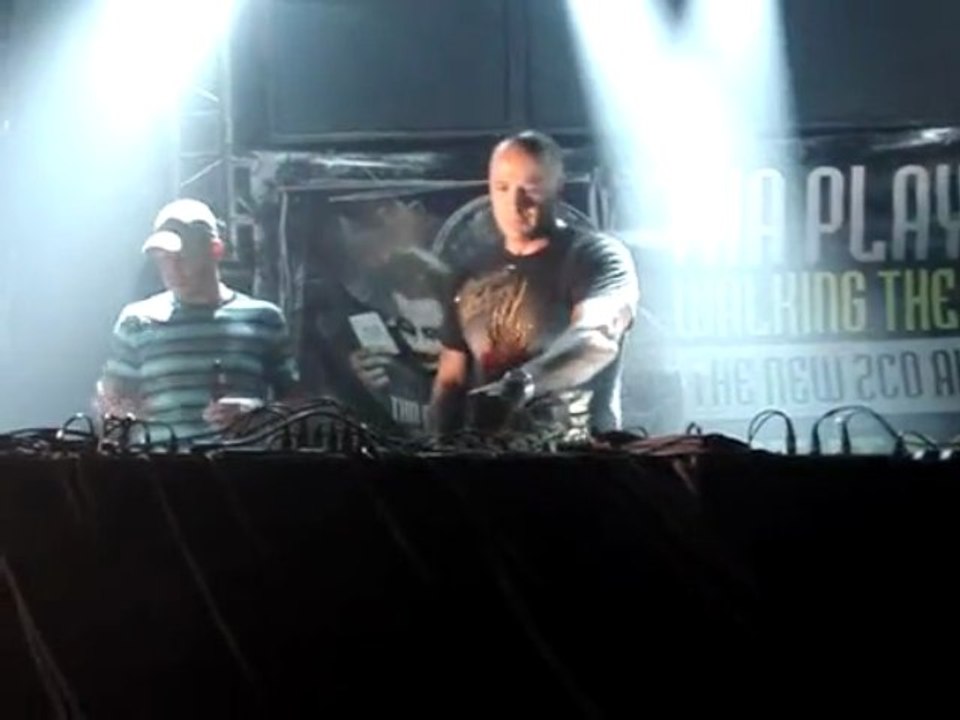 Playah  Nosferatu vs dj Paul Elstak