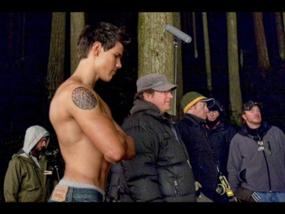 New Moon 2009 Full Movie Free Part 1 of 2