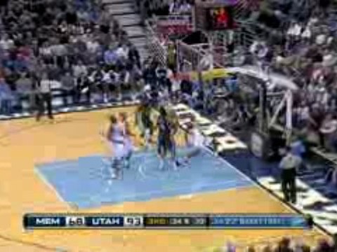NBA Ronnie Brewer gets the circus shot to go over the outstr