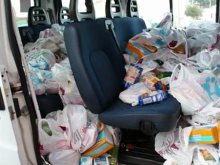 Mãos que Ajudam com o Banco Alimentar Contra a Fome