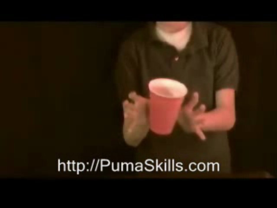 Learn closeup street magic tricks to pick up girls