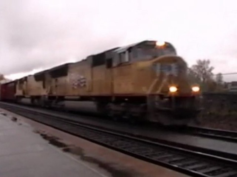 UP #3827 W/ a Short Manifest