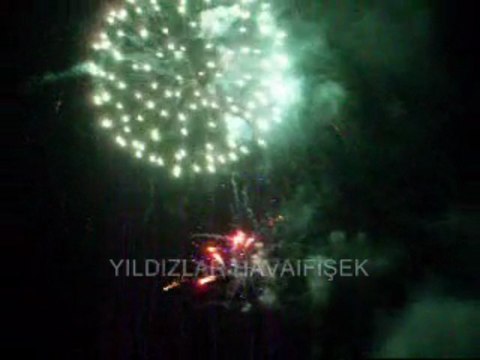 Çırağan Otelde Tekneden Havaifişek Gösterisi