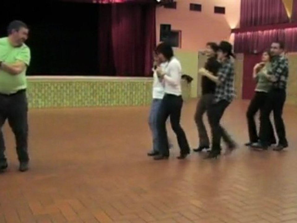 danse country sur "sixteen steps" et "western barn dance"