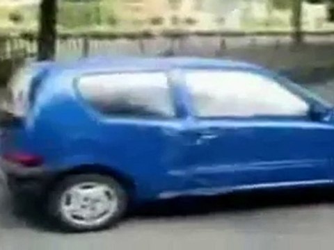 le papi de regis gare sa voiture