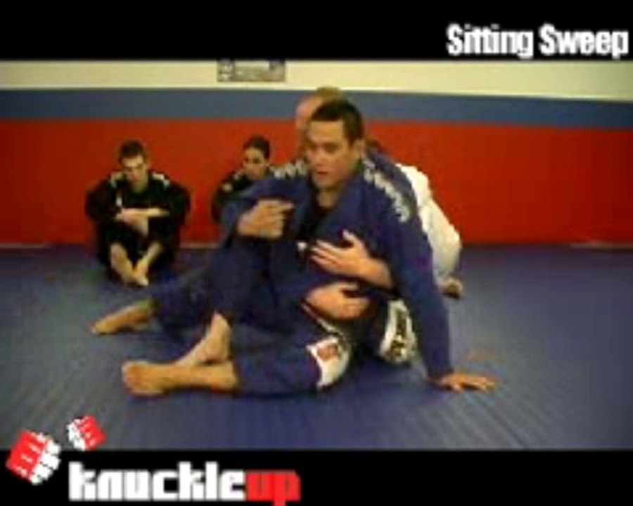 Jiu Jitsu - Sitting Sweep - BJJ Master Kazeka Muniz
