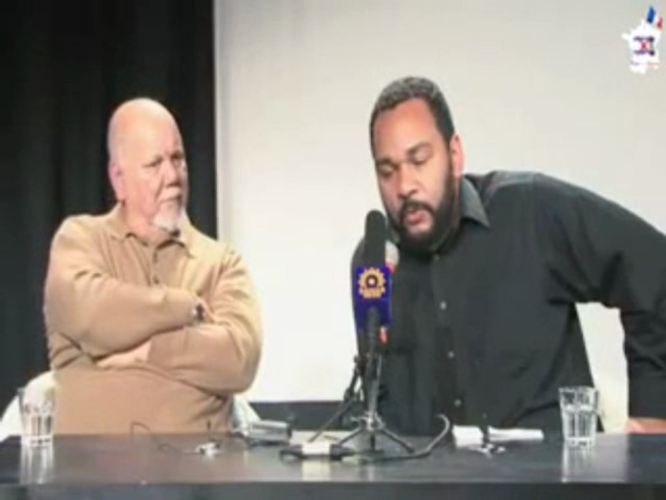 Dieudonné et Yahia 2/4: Conférence de presse en iran