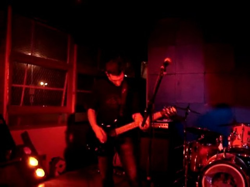 Loulou à la Kfet Chez Yvette