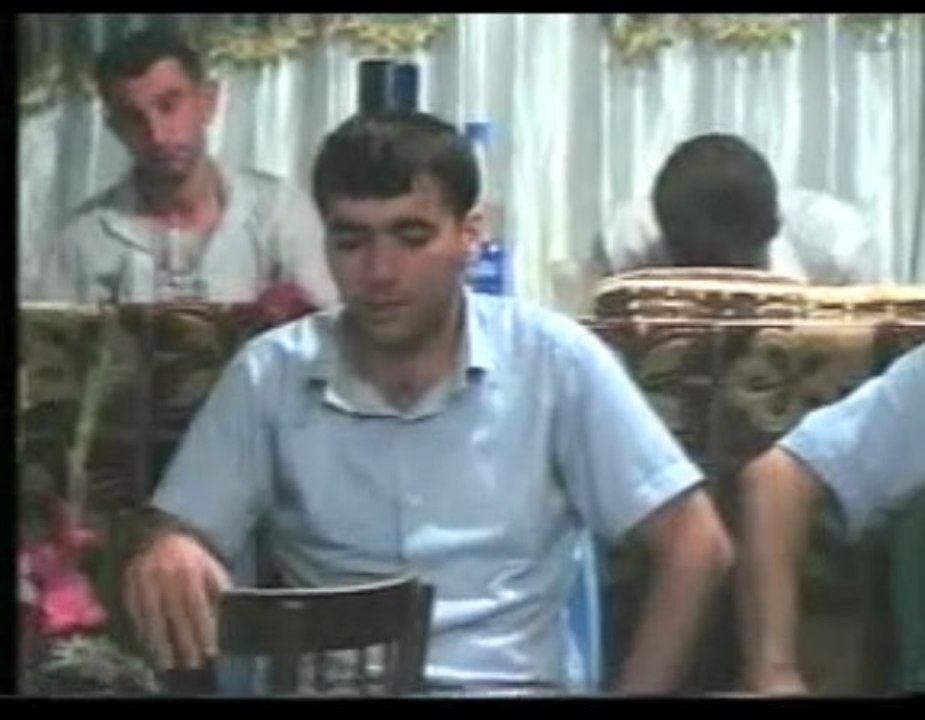 Ne durmusan,meydan yadundan cixib