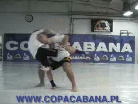 Technika Tygodnia 13 - kontra na lowkick do obalenia.