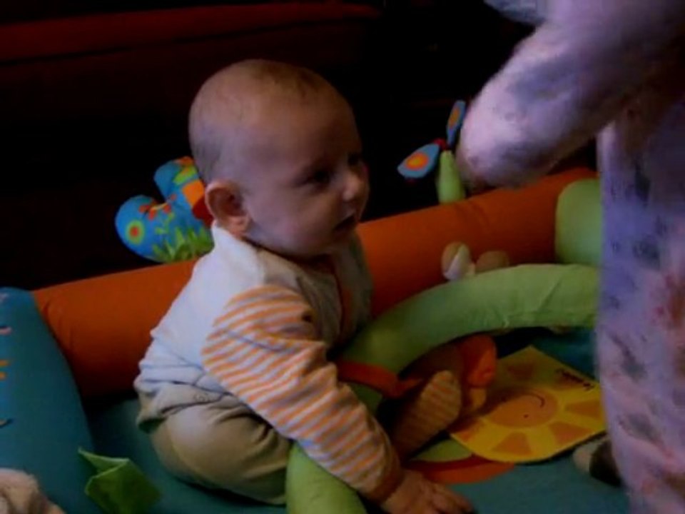 jylian et jaelle dans le parc